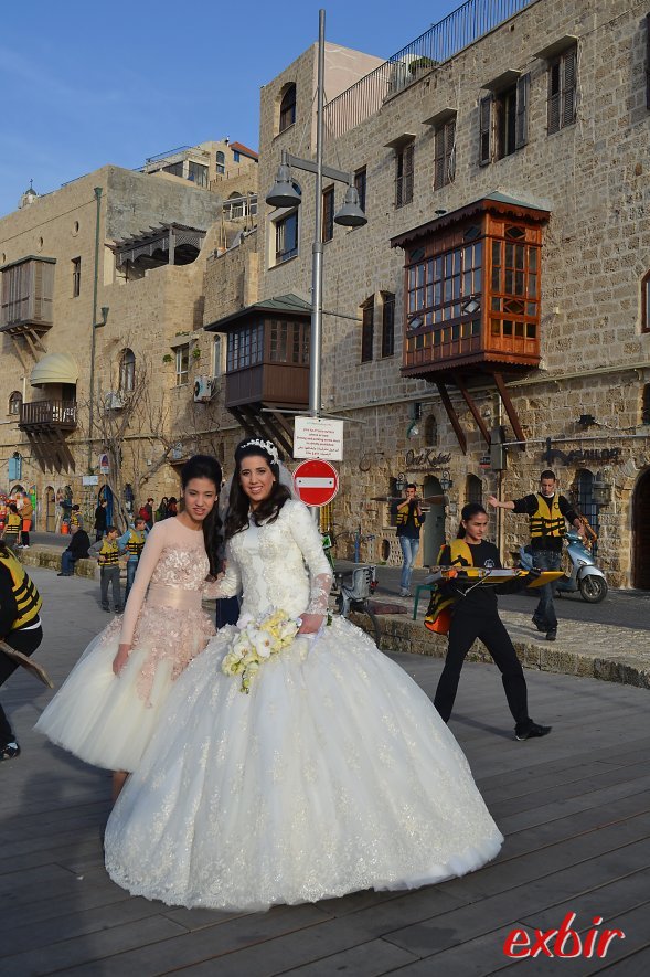 Bräute und frisch vermählte Ehepaare sieht man in den malerischen Gassen von Old Jaffa häufig beim Fotoshooting.  Foto: Christian Maskos
