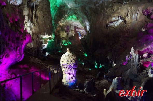 Tropfsteinhöhle bei Kutaisi.  Foto: Christian Maskos