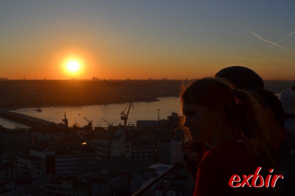 Sonnenuntergang über dem alten europäischen Teil istanbuls - Blick vom Galata-Tower.  Foto: Christian Maskos