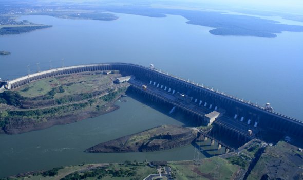 Itaipu-Damm (zwischen Brasilien und Paraguay), architektonisches Weltwunder