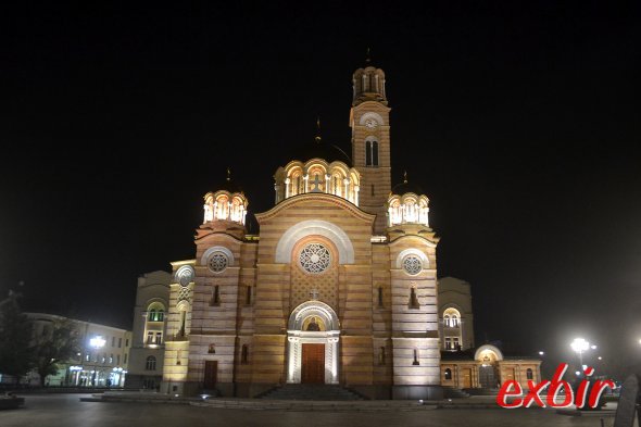 Die Serbisch-Orthodoxe-Christi-Erklöser-Kathedrale im Zentrum von Banja Luka ist ein echter Hingucker- insb.esondere auch bei Nacht  Foto: Christian Maskos