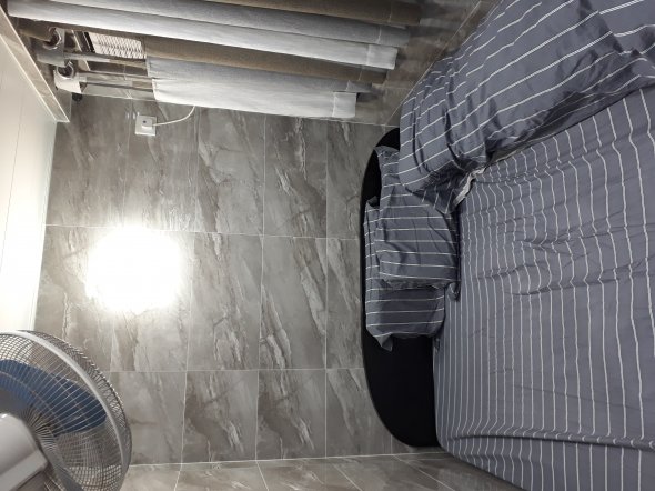 Billlig Übernachten in Hongkong, Einzelzimmer über Airbnb, blitzsauberes Bad.