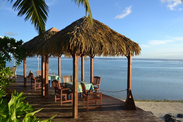 Palmen, Strohpavillion und Traumstrand:  Die Cook-Inseln kommen der Vorstellung des Paradies nahe.